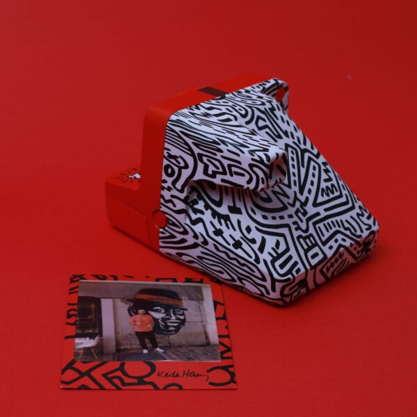 Fotocamera istantanea Polaroid Now i Type Edizione Keith Haring 3 scaled