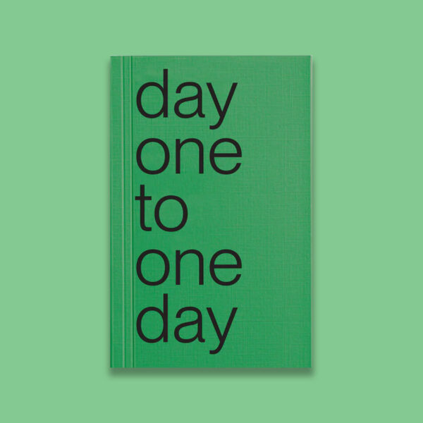 Day One to One Day di Julie Joliat, colore verde