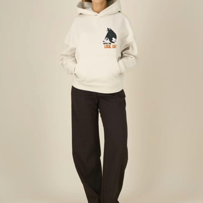 felpa con cappuccio bianca e con gatto nero